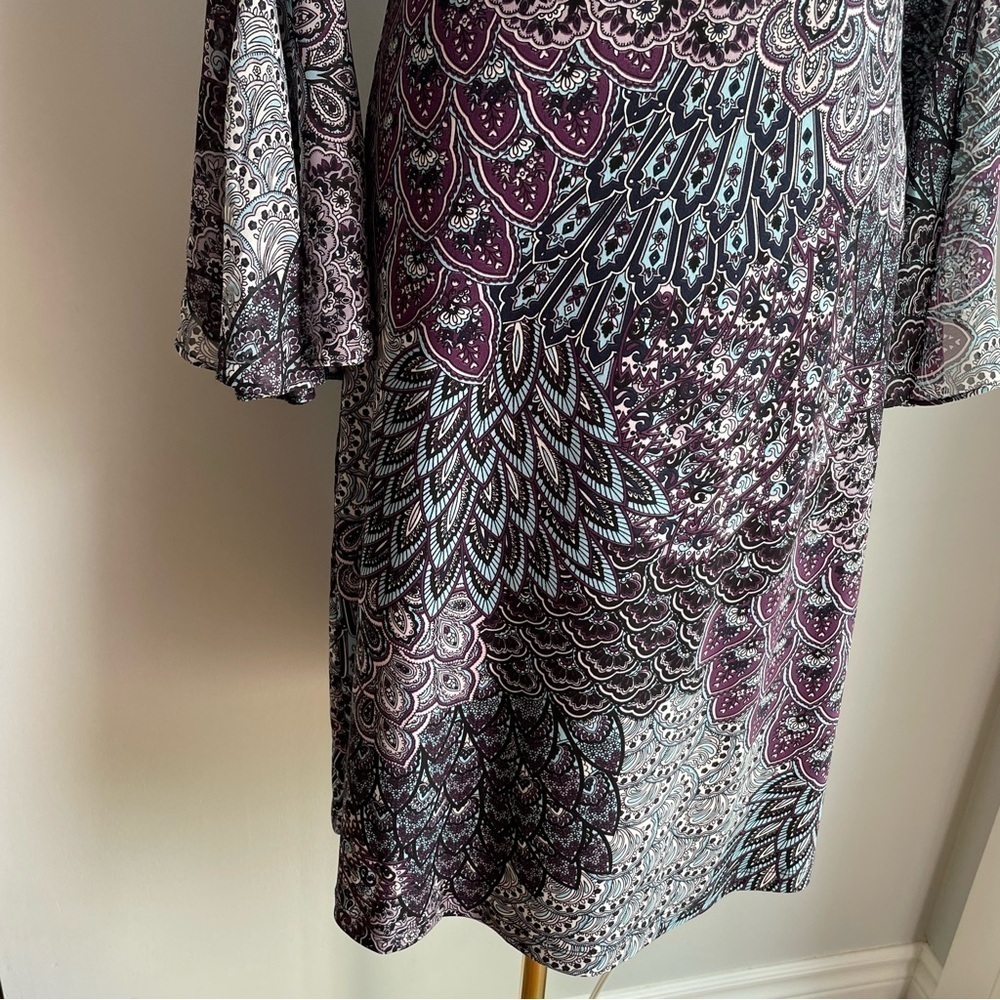 Cleo Paisley Bell Sleeve Dress Sz XS Feminine Peacock Below Knee Pretty Classy - Picture 4 of 15